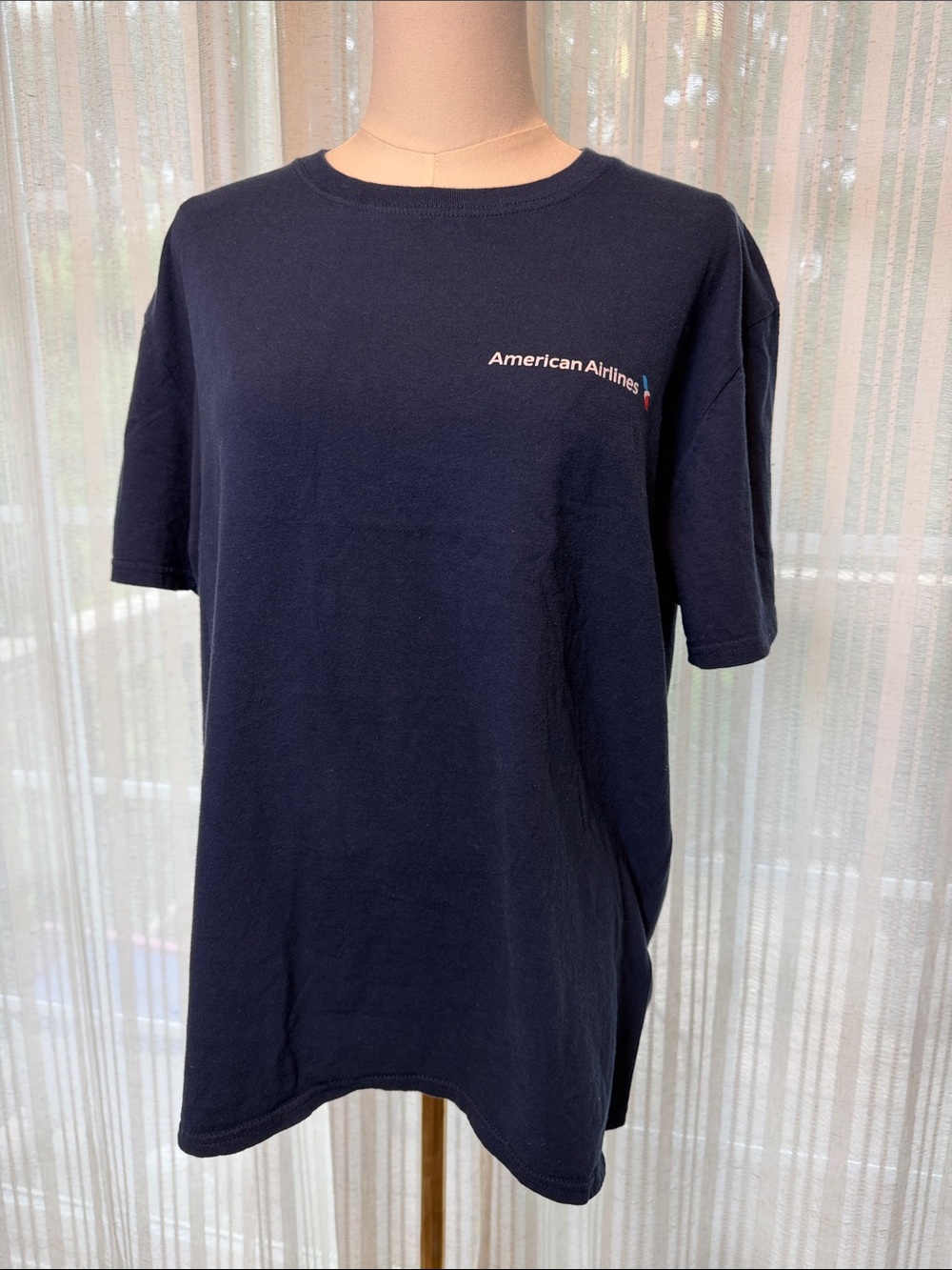 American Airlines Gildan Navy Short-Sleeve Tee  Flight Attendants - Never Worn